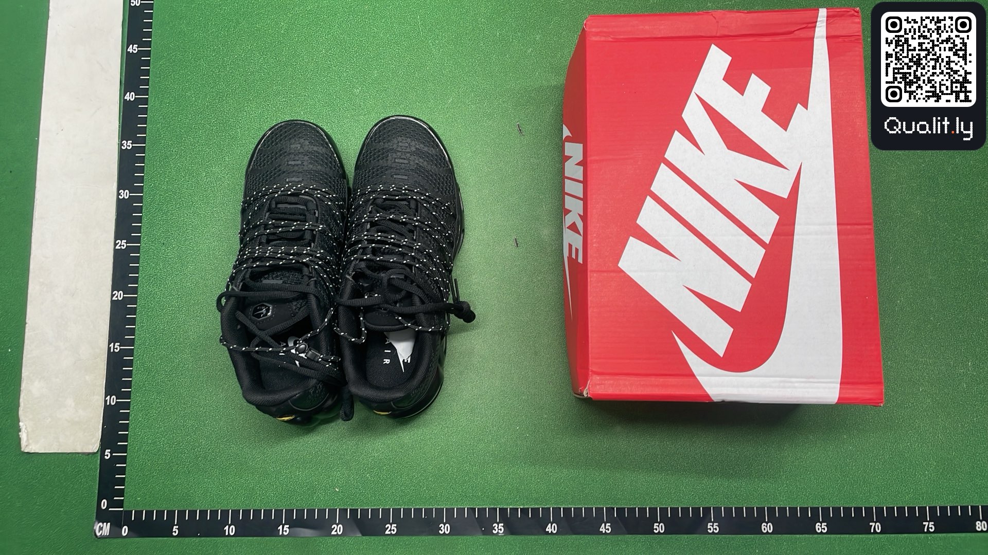 Sneakers — QC-foto 1 van 6