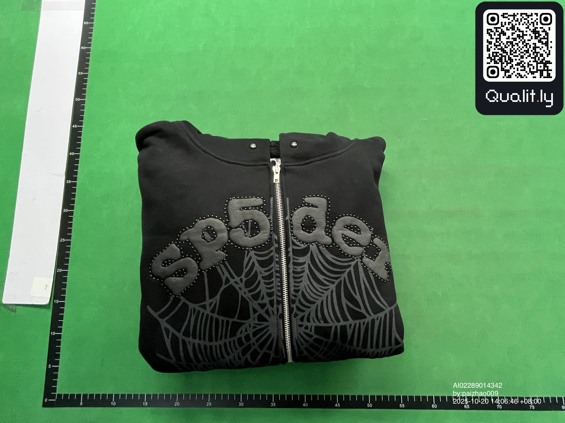 Hoodie — QC-foto 1 av 10