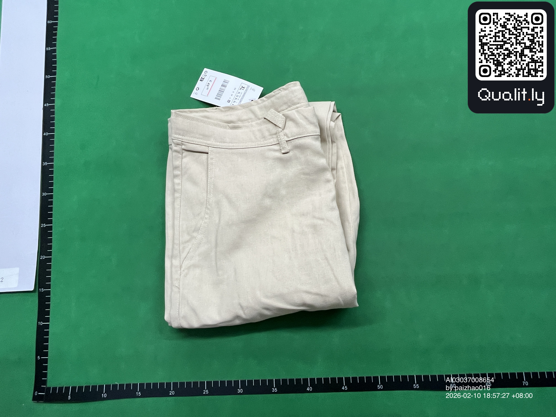Pants QC photo 1 of 34