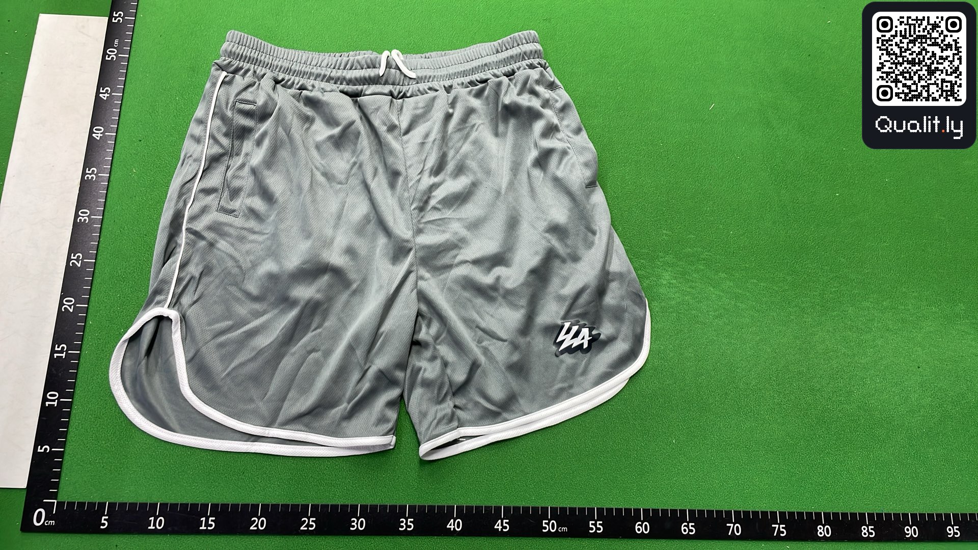 Shorts QC photo 2 of 8