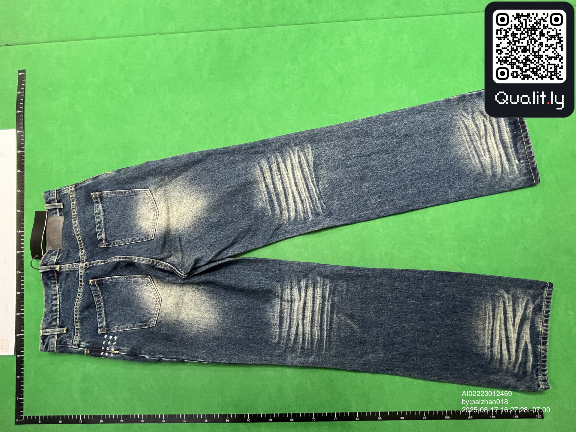 Jeans — foto QC 2 di 4