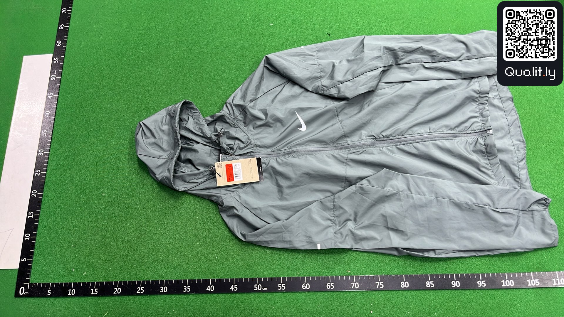Jacket QC photo 2 of 20