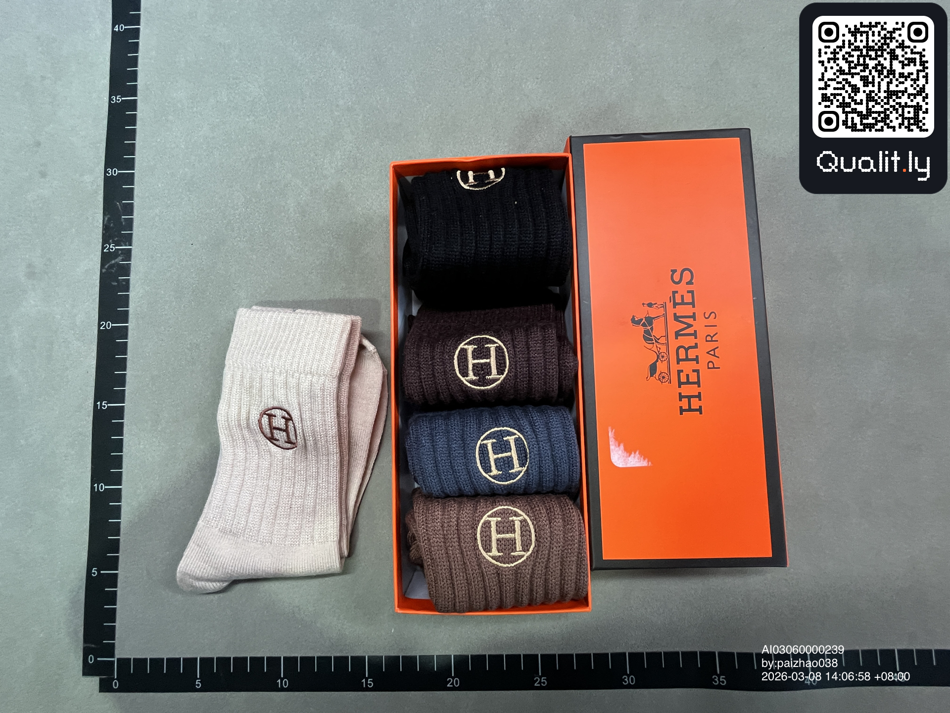 Socks QC photo 1 of 32