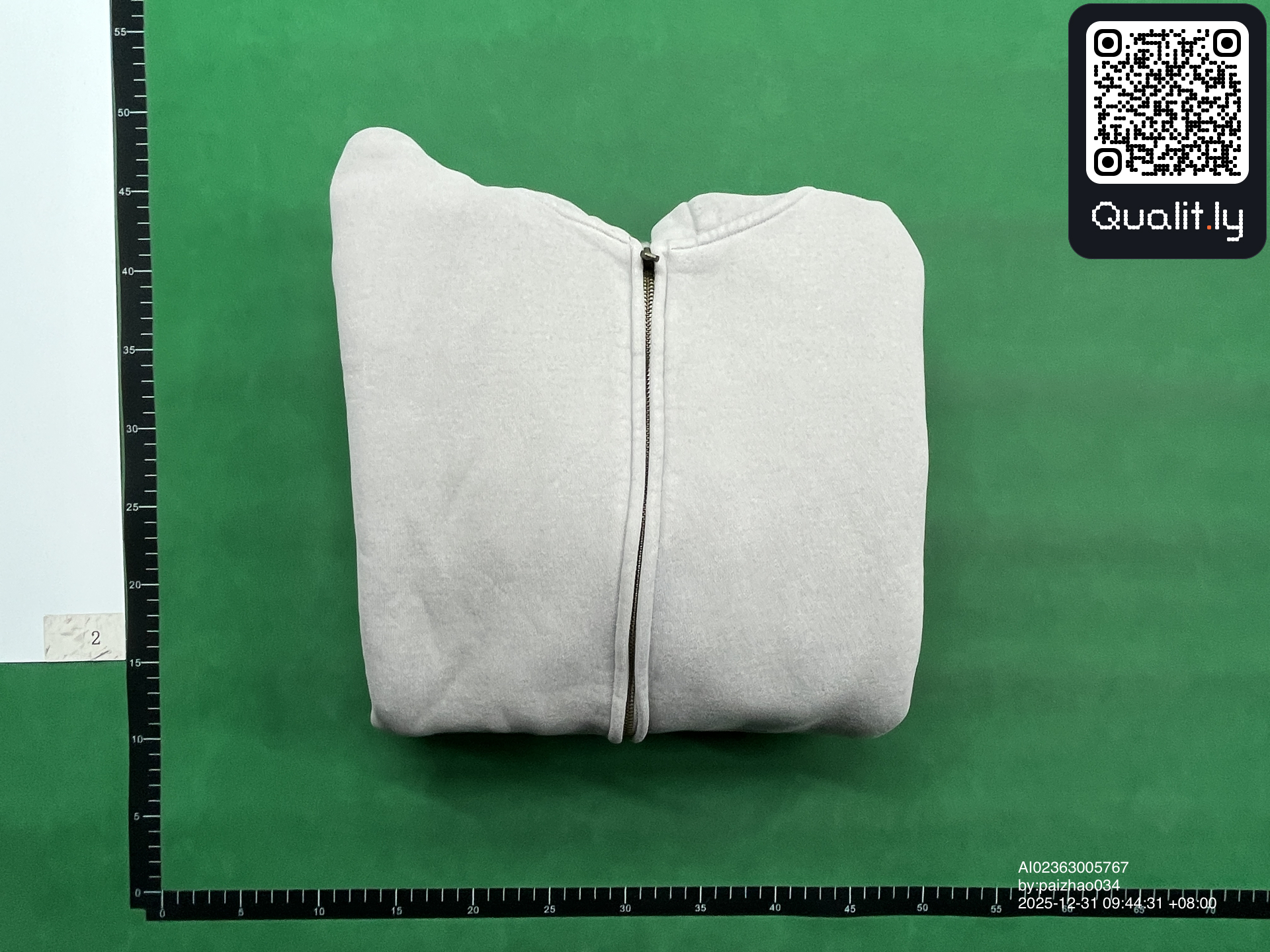 Hoodie — QC-Foto 1 von 8