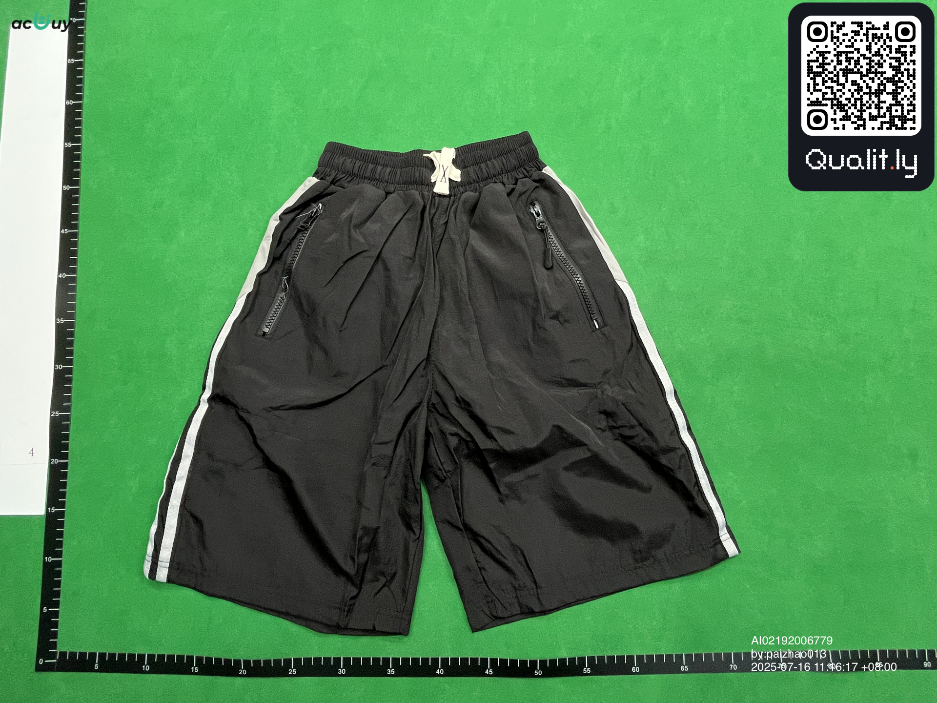Pantaloncini — foto QC 3 di 4