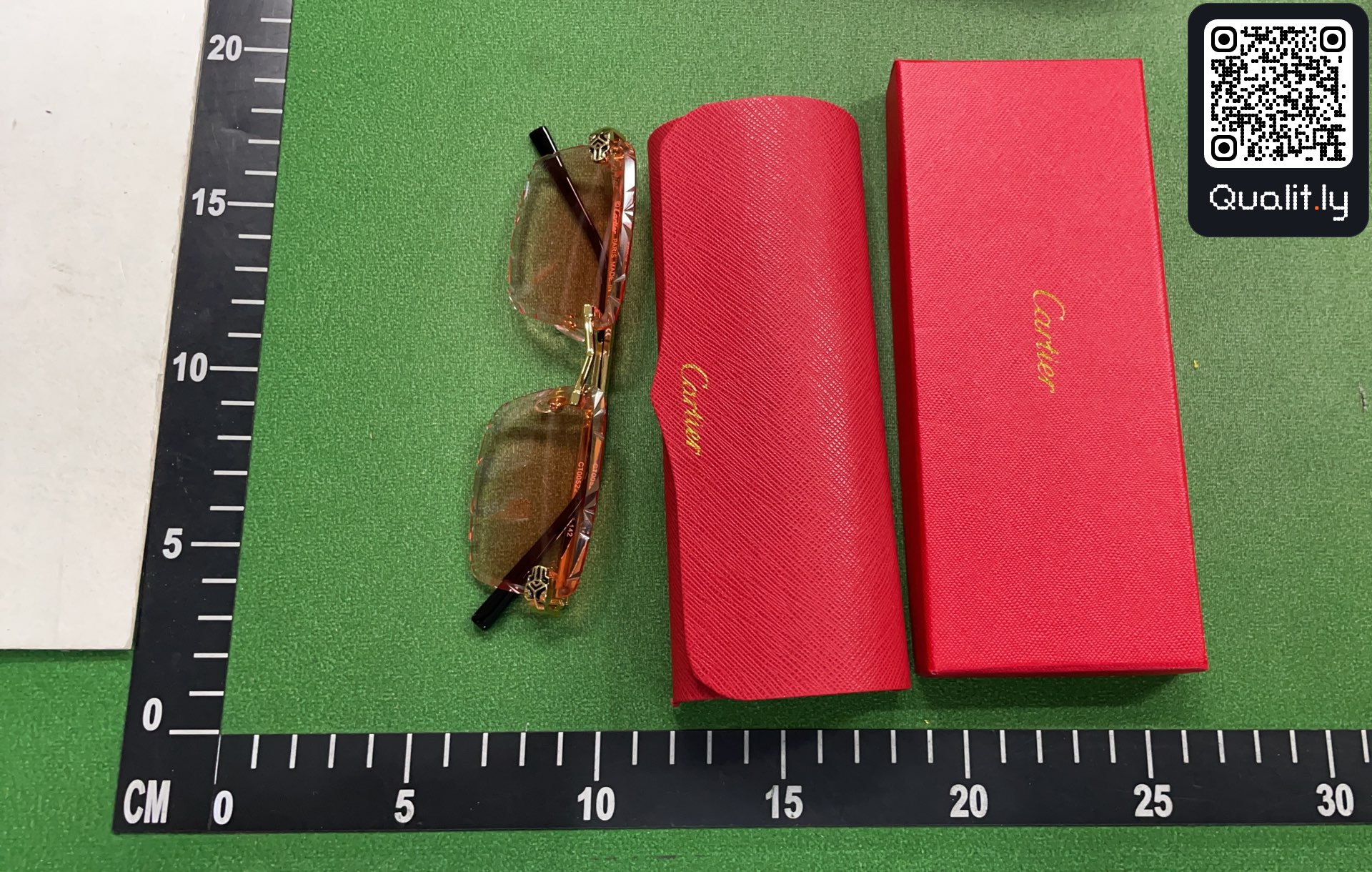 Sunglasses QC photo 3 of 27