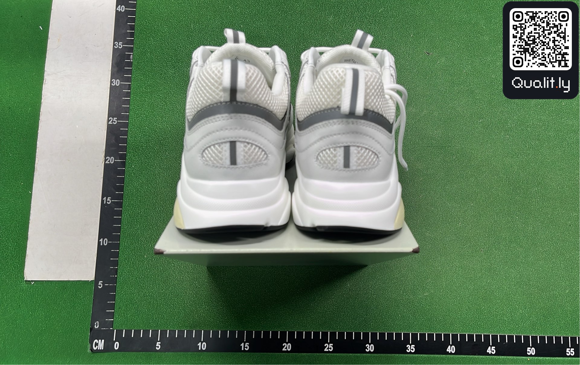Sneakers QC photo 3 of 6