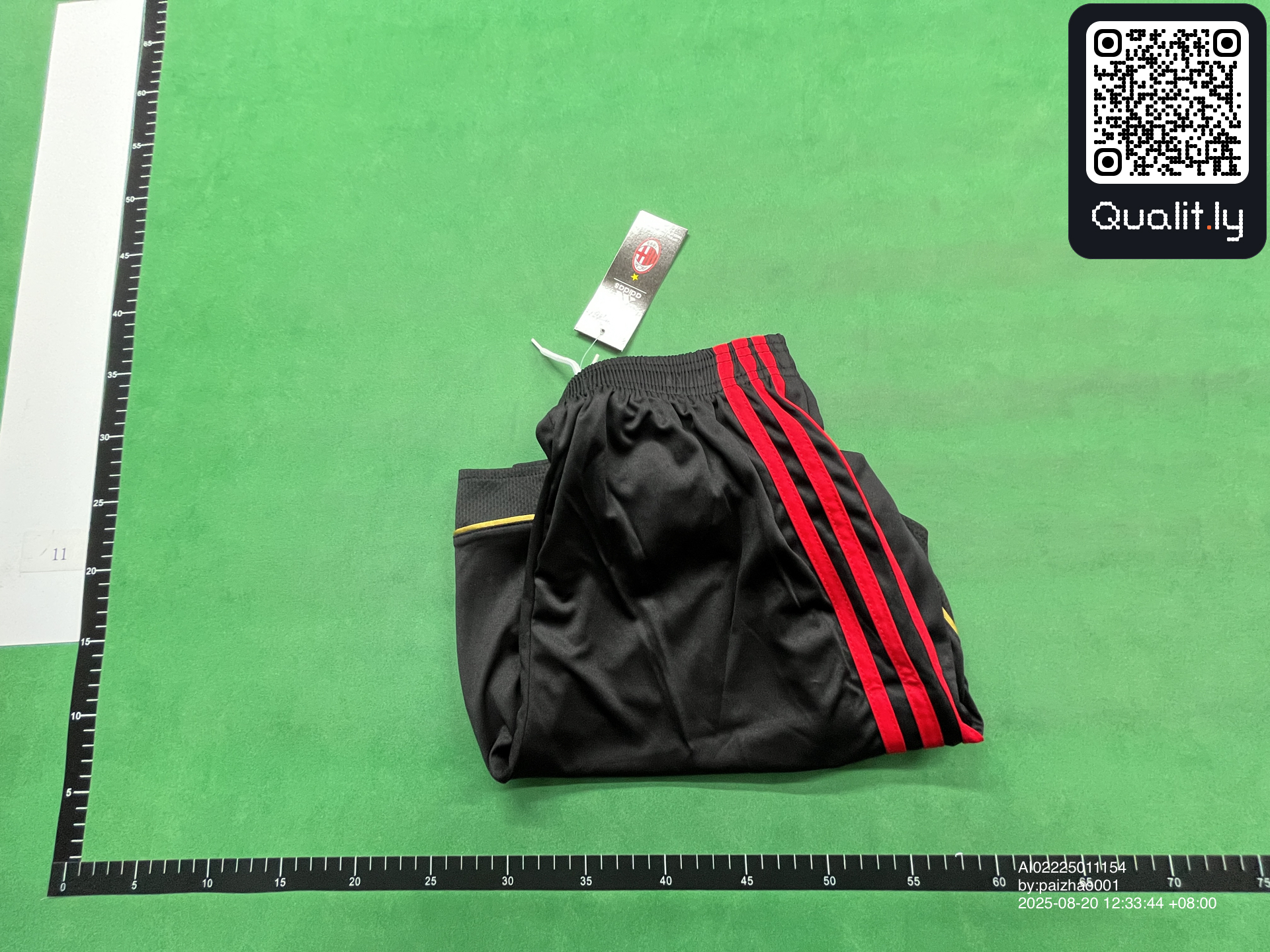 Shorts QC photo 1 of 25
