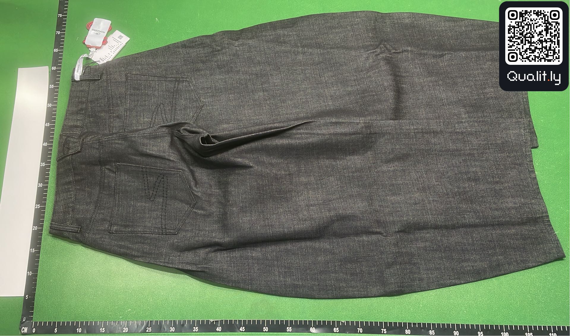 Jeans — QC-foto 3 av 21