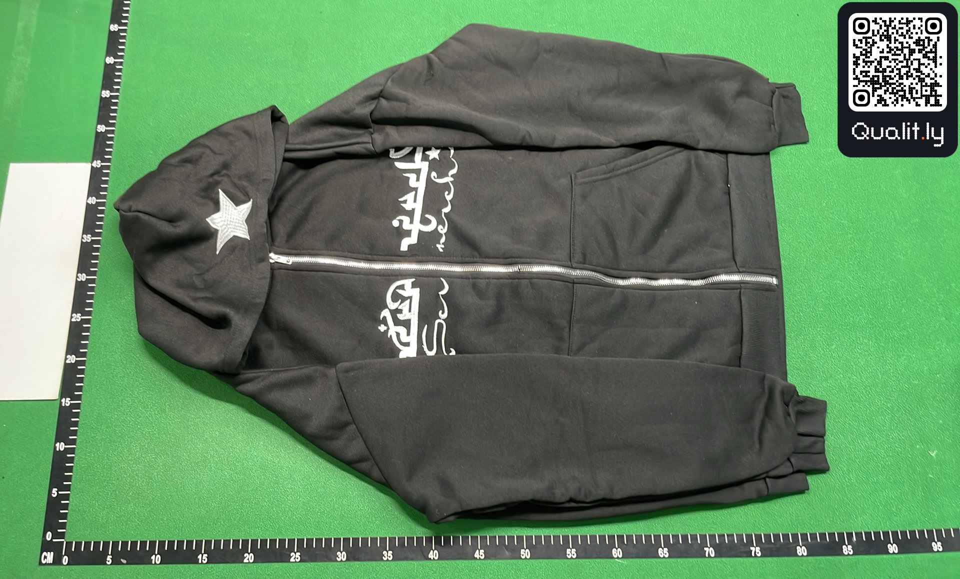 Hoodie QC photo 2 of 32