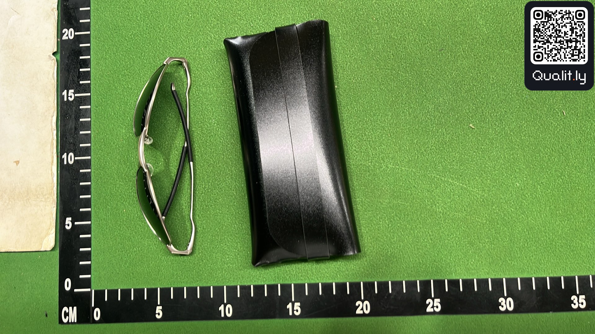 Occhiali da sole — foto QC 3 di 13