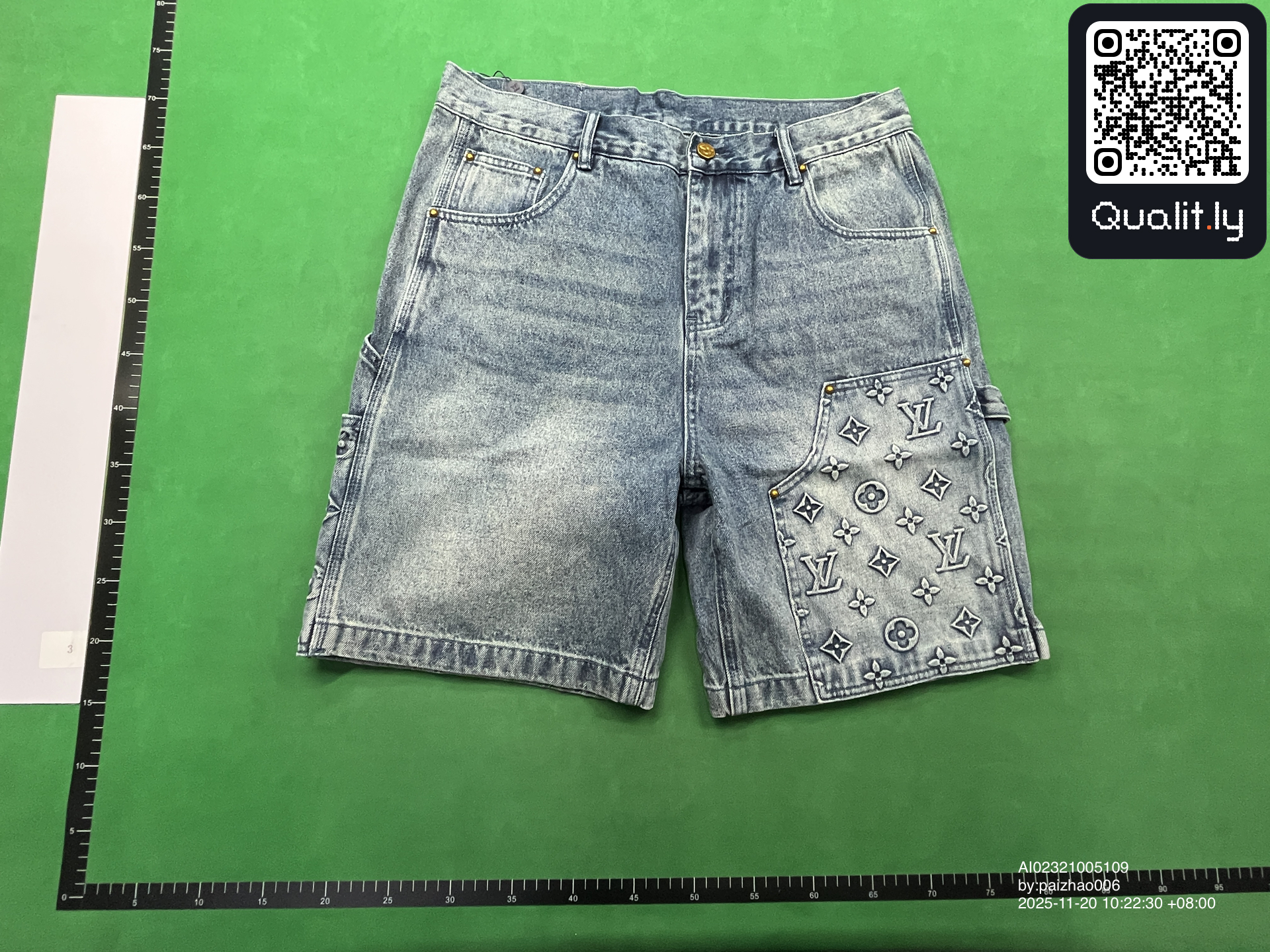 Short — photo QC 3 sur 16