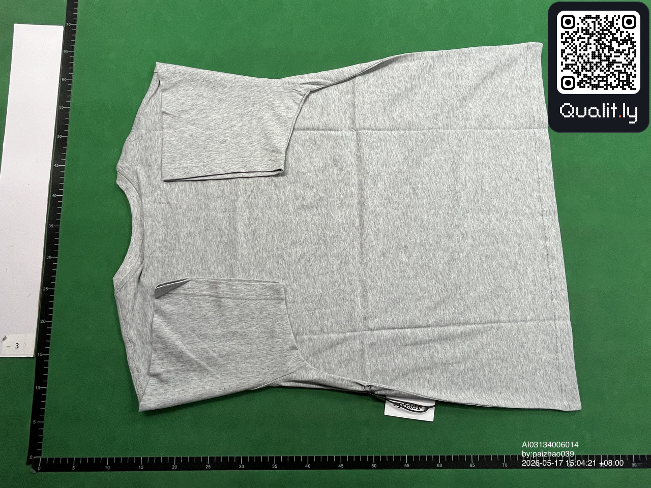 T-shirt — photo QC 2 sur 18