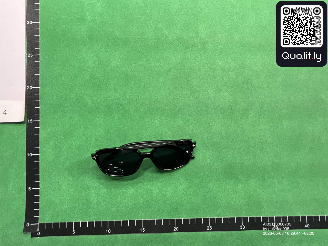 Sunglasses QC photo 3 of 6