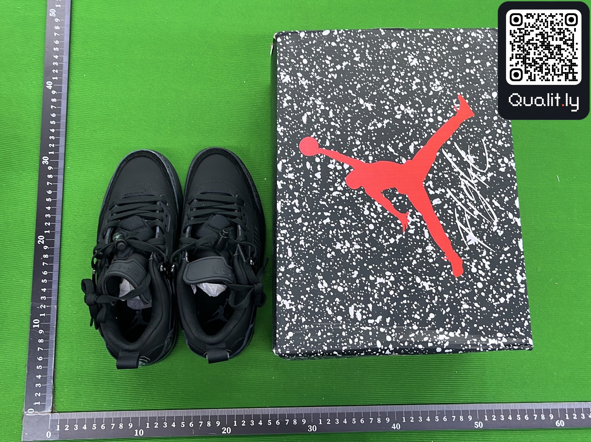 Sneakers — QC-foto 1 av 7