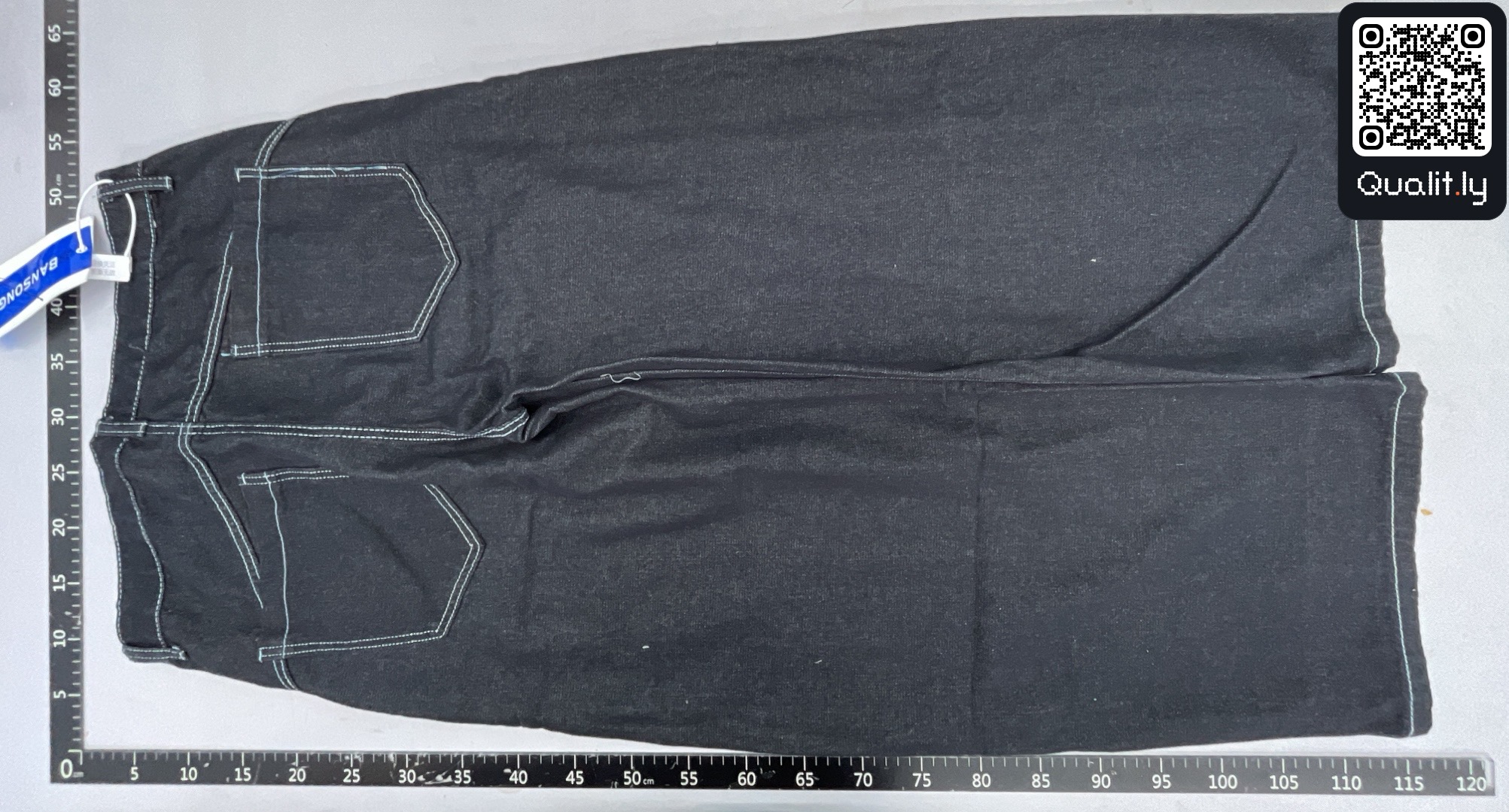 Jeans — QC-foto 2 av 4