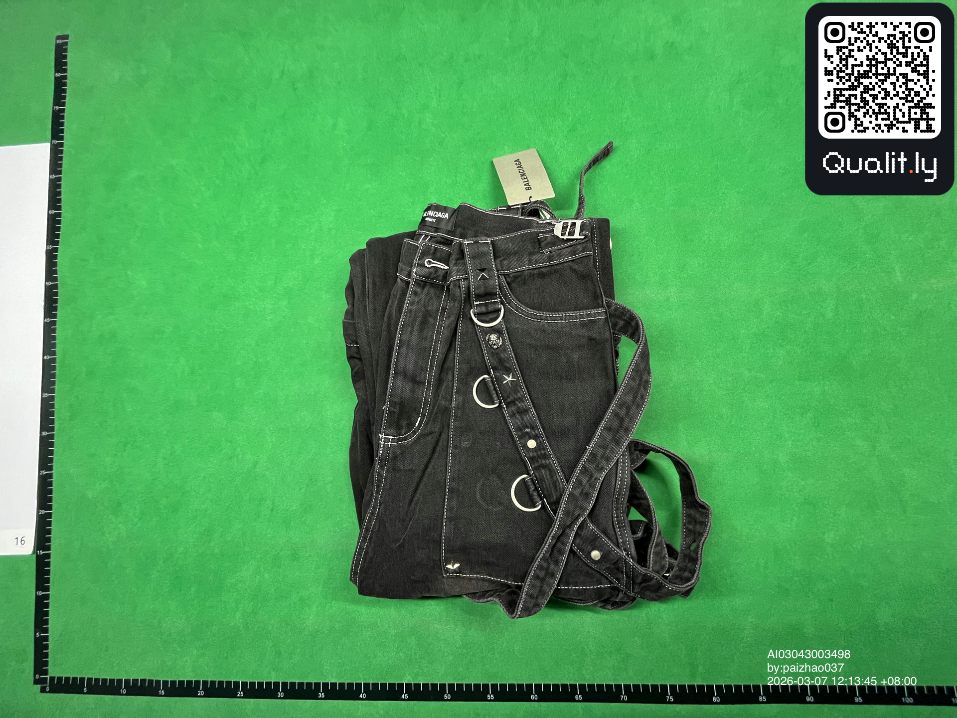 Pants QC photo 1 of 33