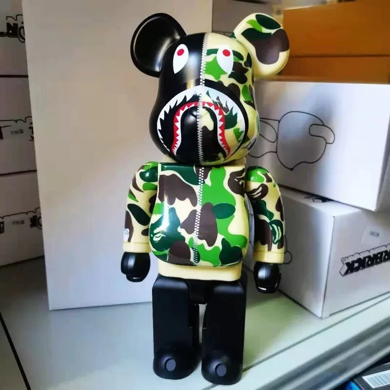 Jackpot Bearbrick 400% Violent Bear Bape Co-Branded Camo Shark Gear Model. (joint rattling)