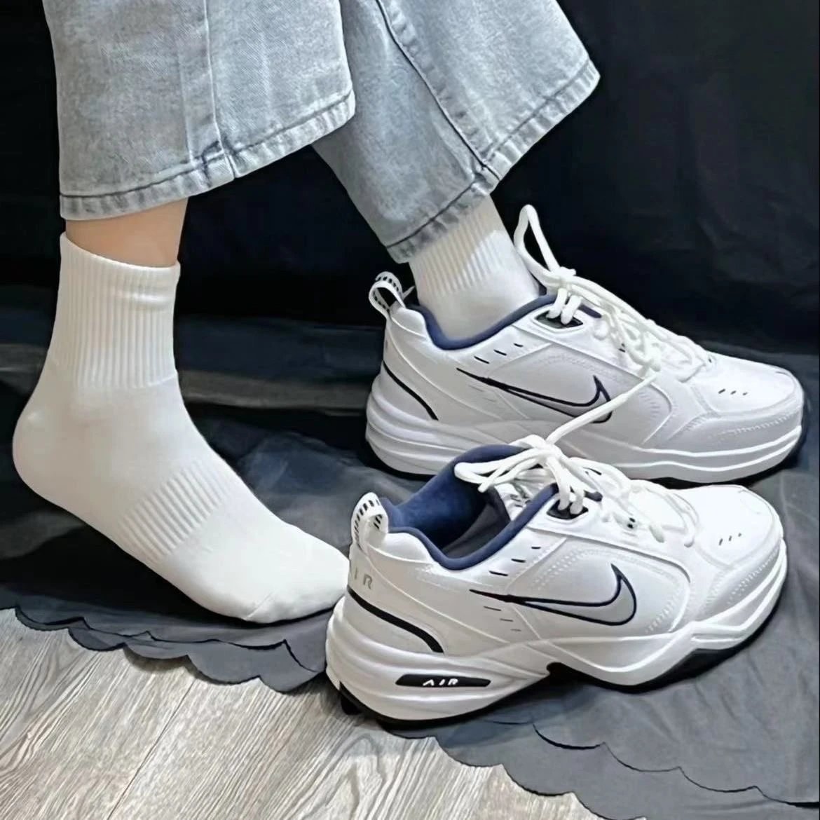 Nike Air Monarch IV