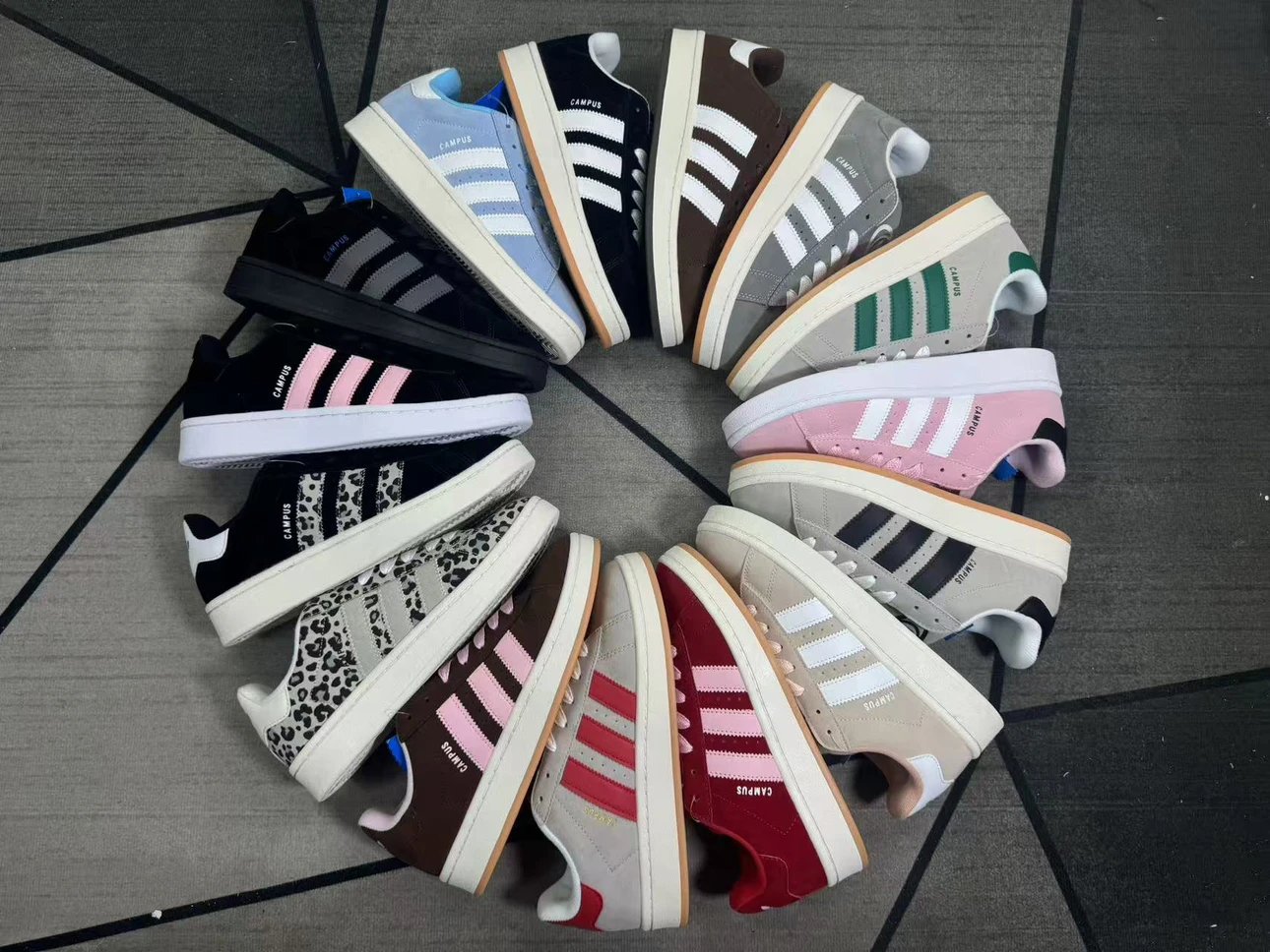 Adidas Sneakers
