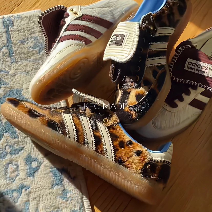 Adidas Sneakers