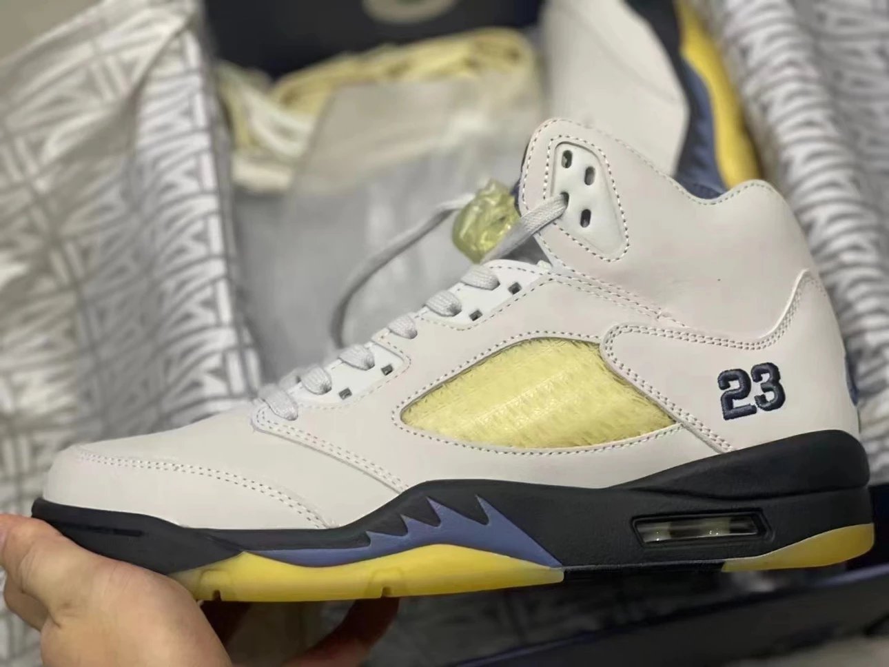 A Ma Maniére x Wmns Air Jordan 5 Retro 'Dawn'