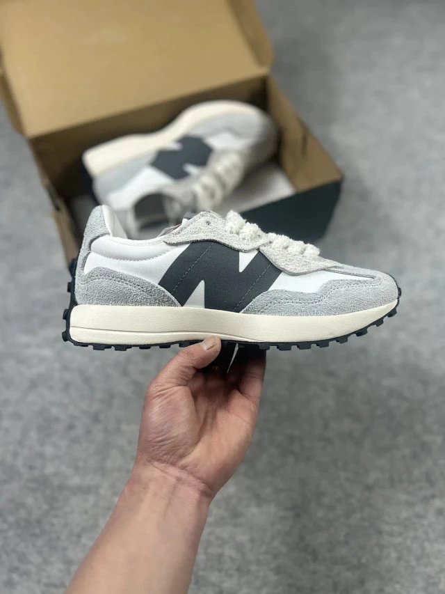 New Balance U327WGR Sneakers