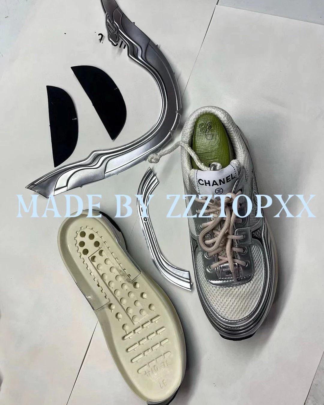 CHANEL Sneakers