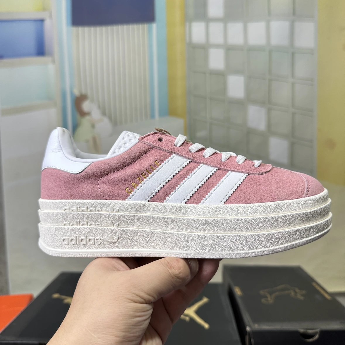 Adidas Sneakers
