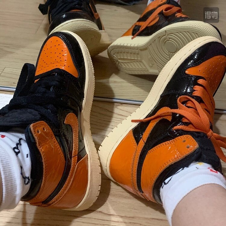 公司级OG**版本 AJ1 Retro High OG猪油扣碎 原厂漆皮 内置solo气垫