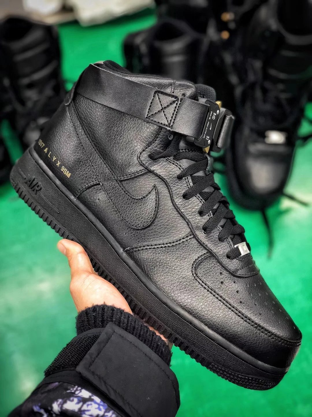 ALYX x Air Force 1 High 1017 ALYX 9SM 纯黑机能风暴